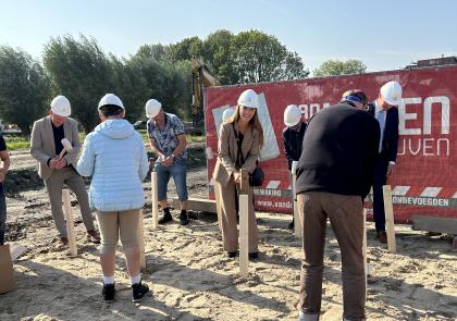 Eerste paal woningbouw Maria Goretti